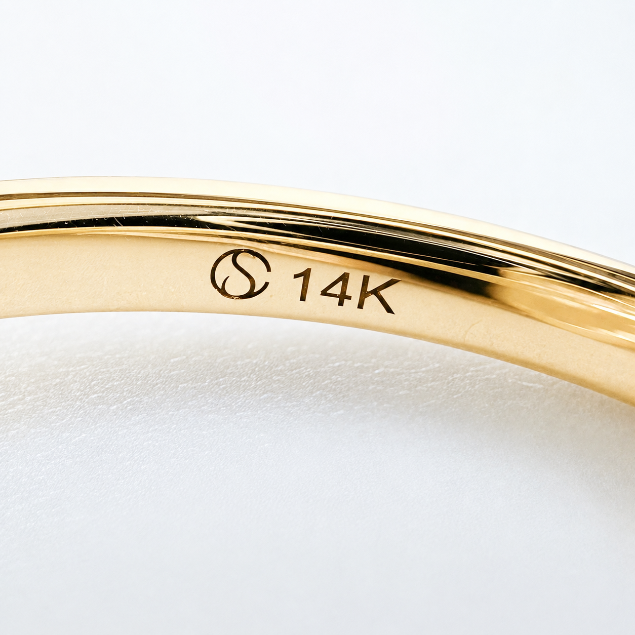The 8 Ball 2ct Old European Cut Round Solitaire in 14K Yellow Gold