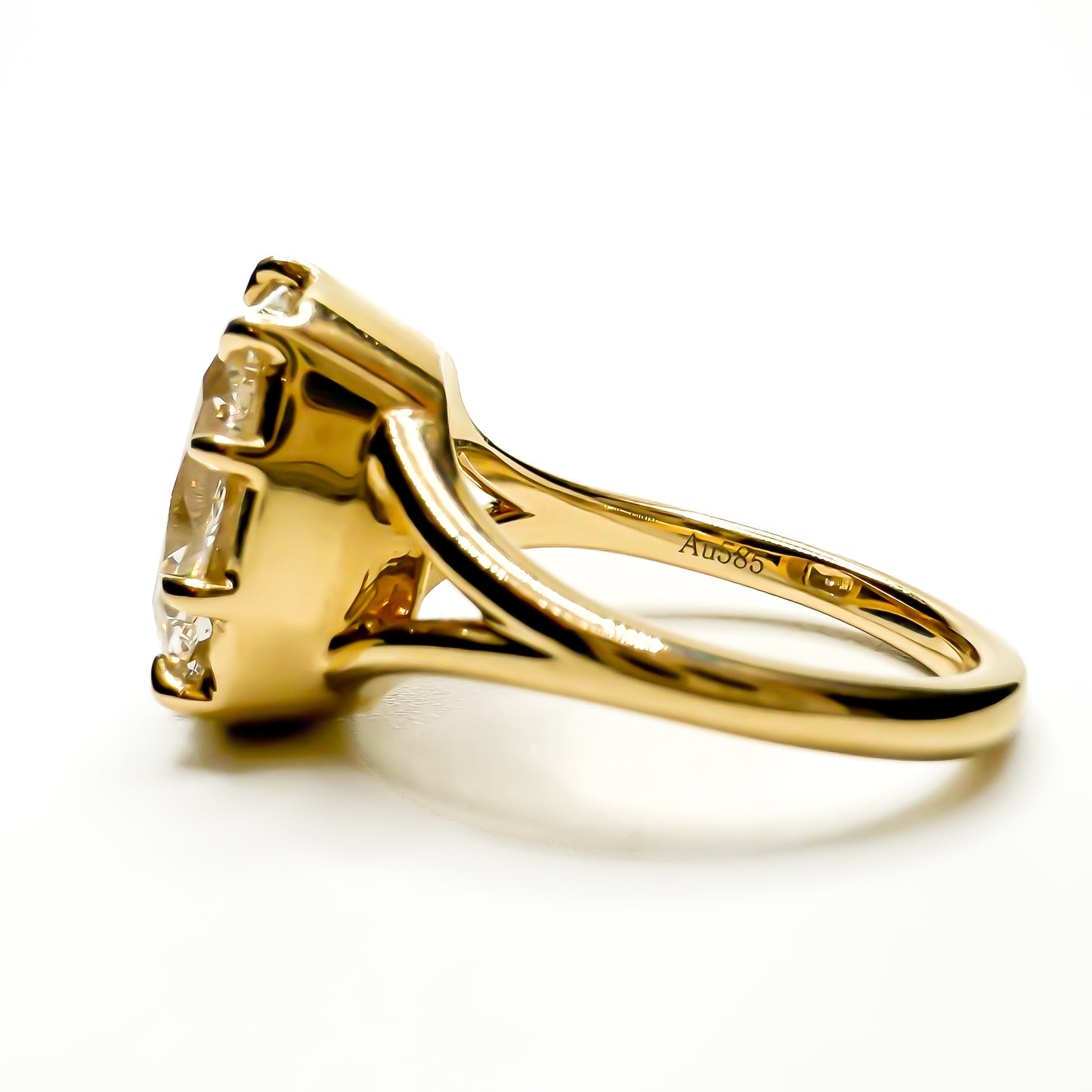 5.09ct old mine cushion cut diamond in 14K yellow gold