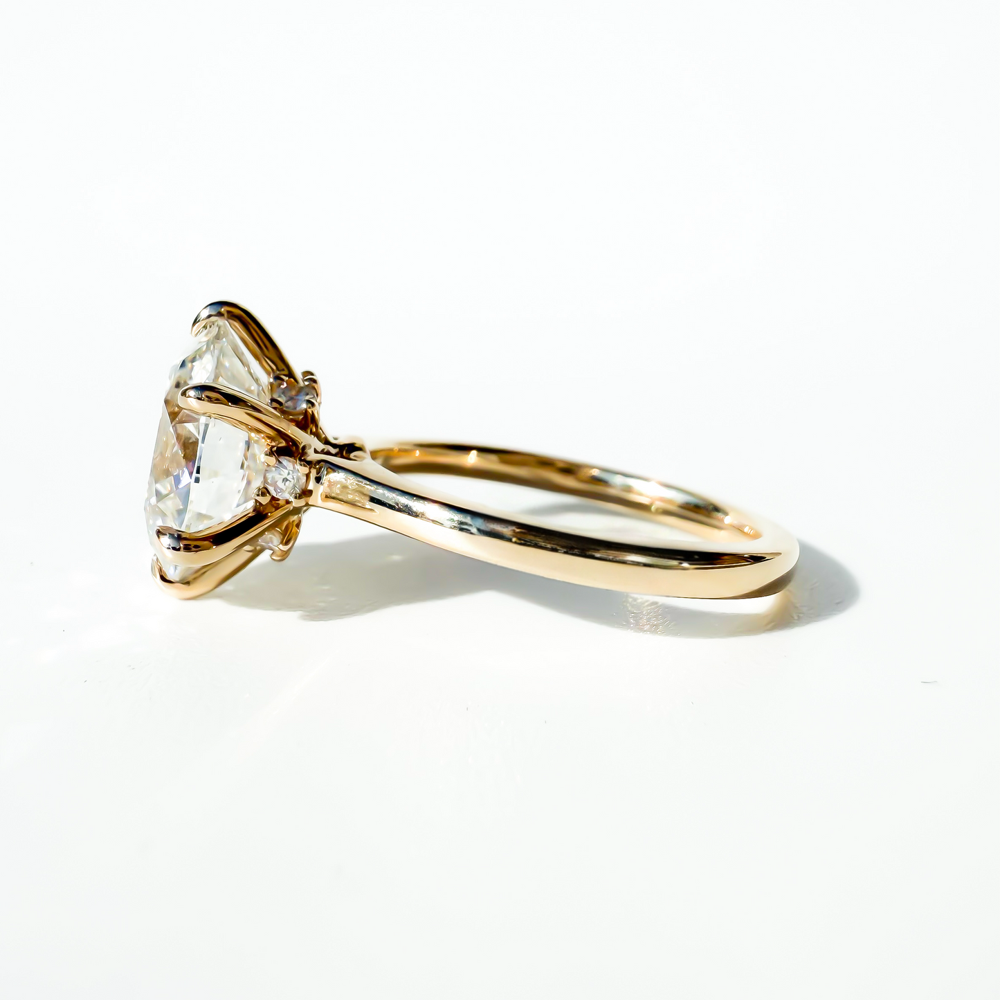 4.53ct Round Brilliant Solitaire with Hidden Halo