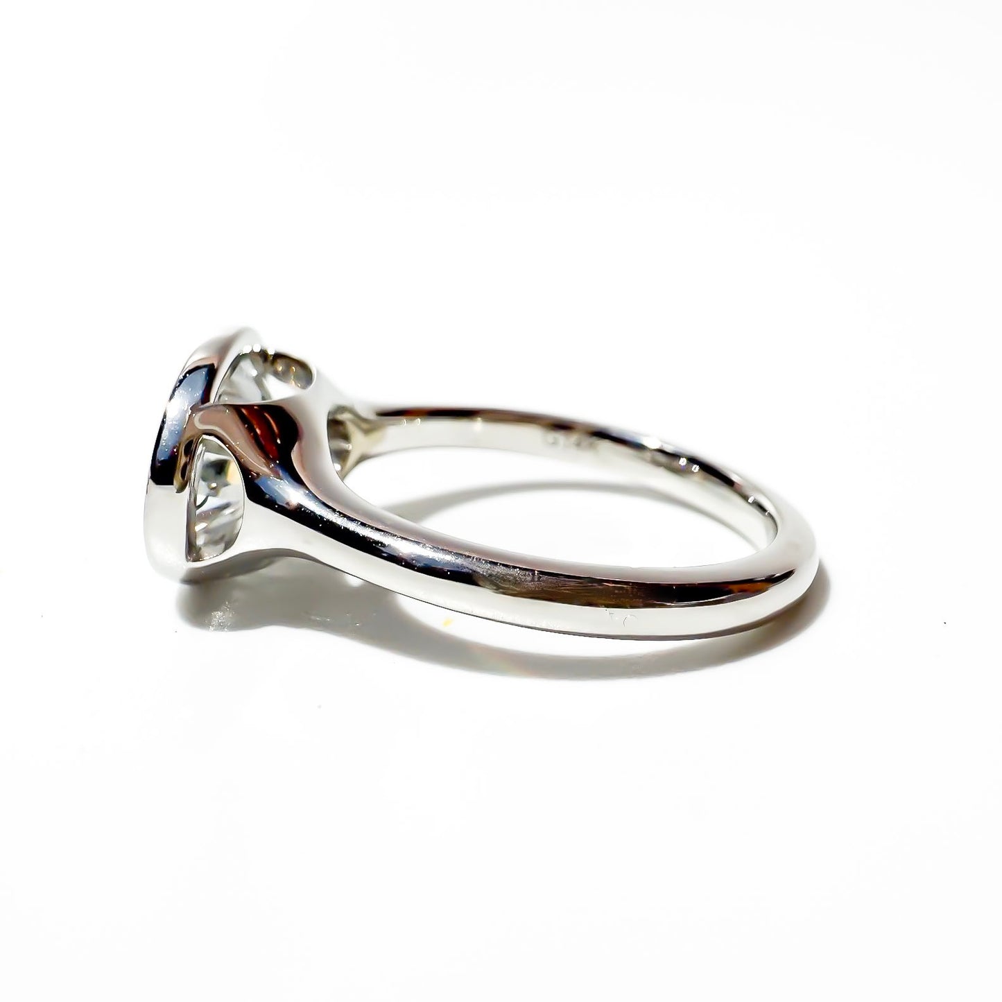 The Bi-coastal Oval in White Gold