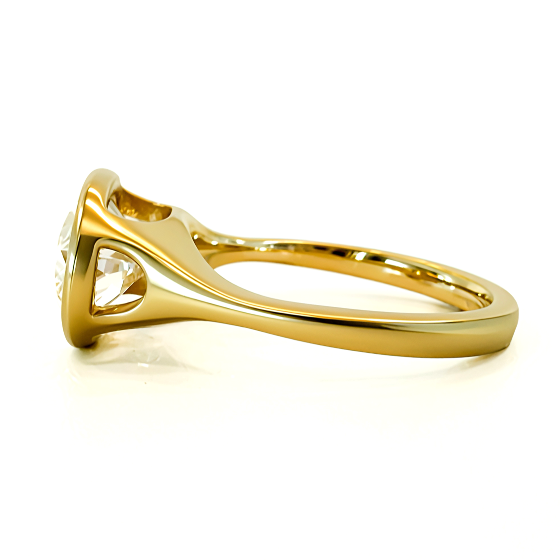 The Bi-coastal Oval in Yellow Gold Satin Finish