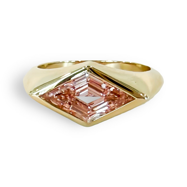Fancy Vivid Pink Diamond Signet Ring in 14K Yellow Gold