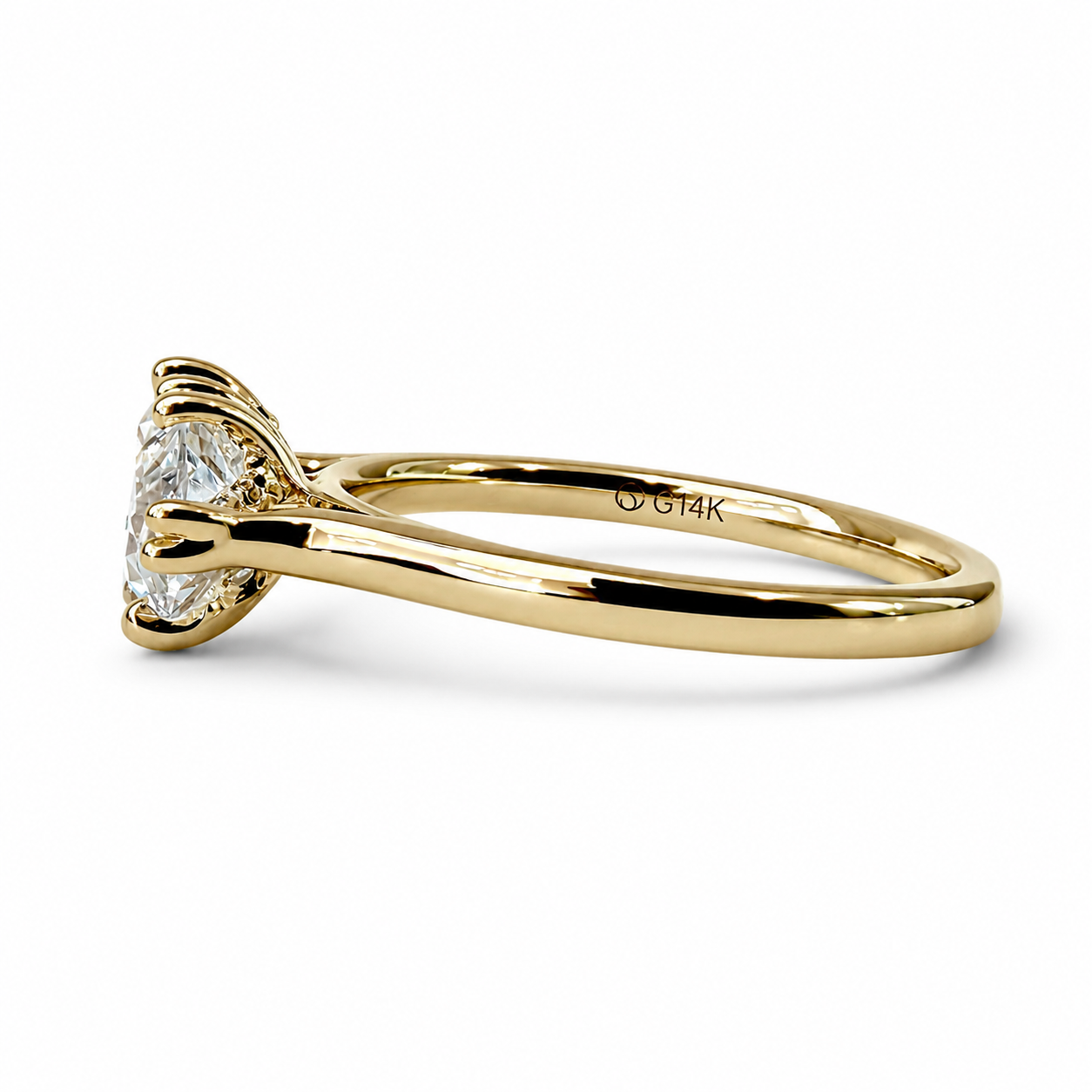 The Bicoastal Moval, Vintage Style, in 14K Yellow Gold