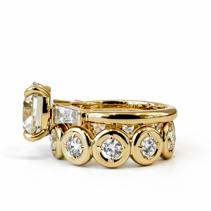 4ct Round Brilliant Diamond Ring with Tapered Baguettes