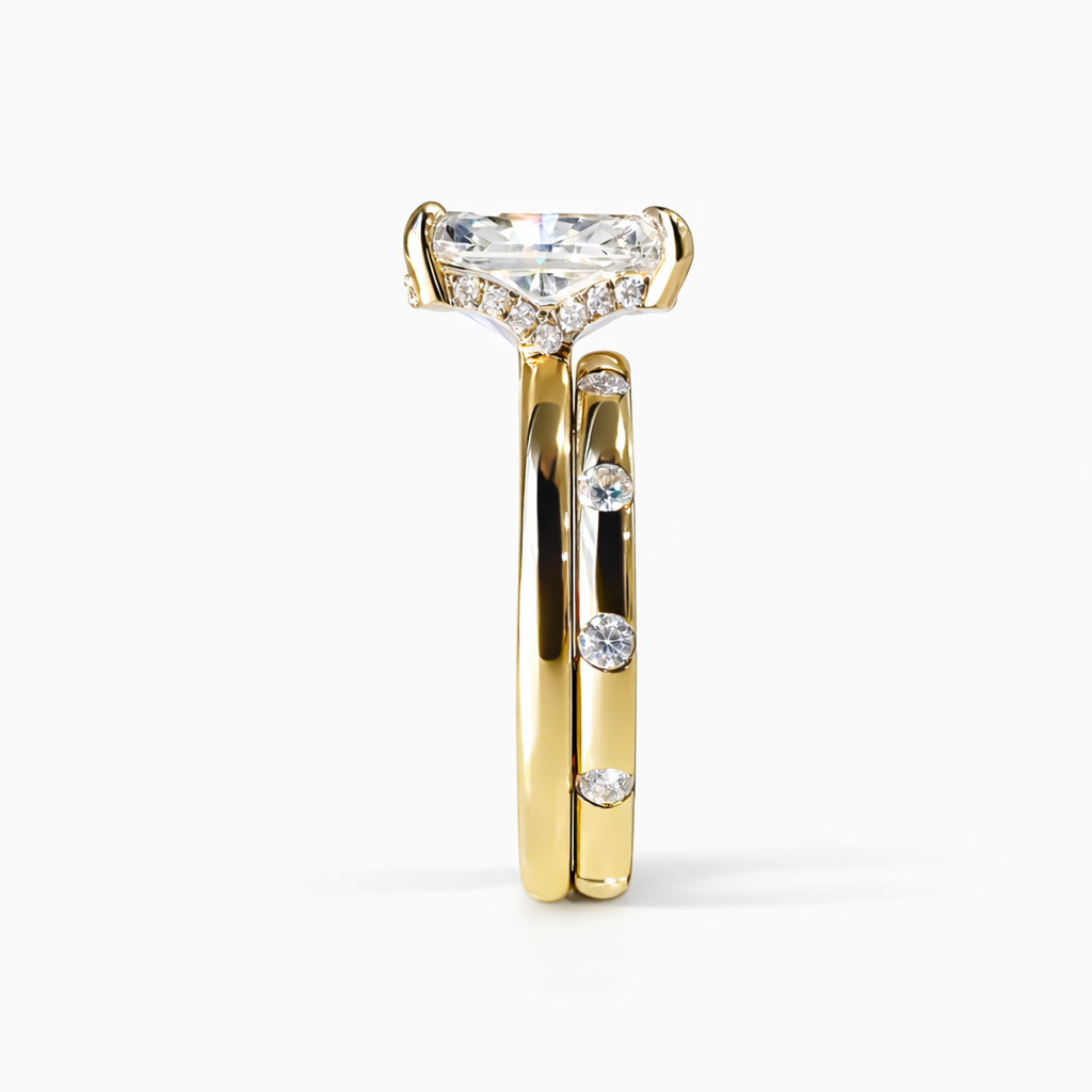 The Understory 3.5ct E VVS2 Cushion Solitaire in 14K Yellow Gold