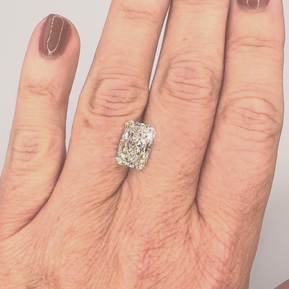5.03ct F VVS2 IGI Certified Radiant Cut Lab Diamond
