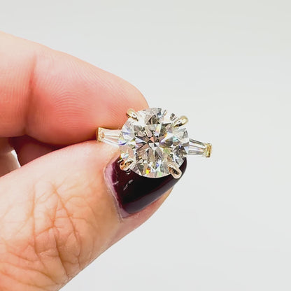 4ct Round Brilliant Diamond Ring with Tapered Baguettes